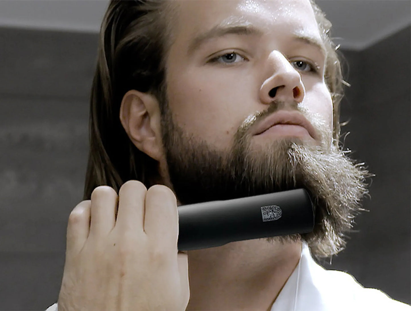 Ampzter™ Skjeggrettner Bedre skjegg. Bedre deg.
